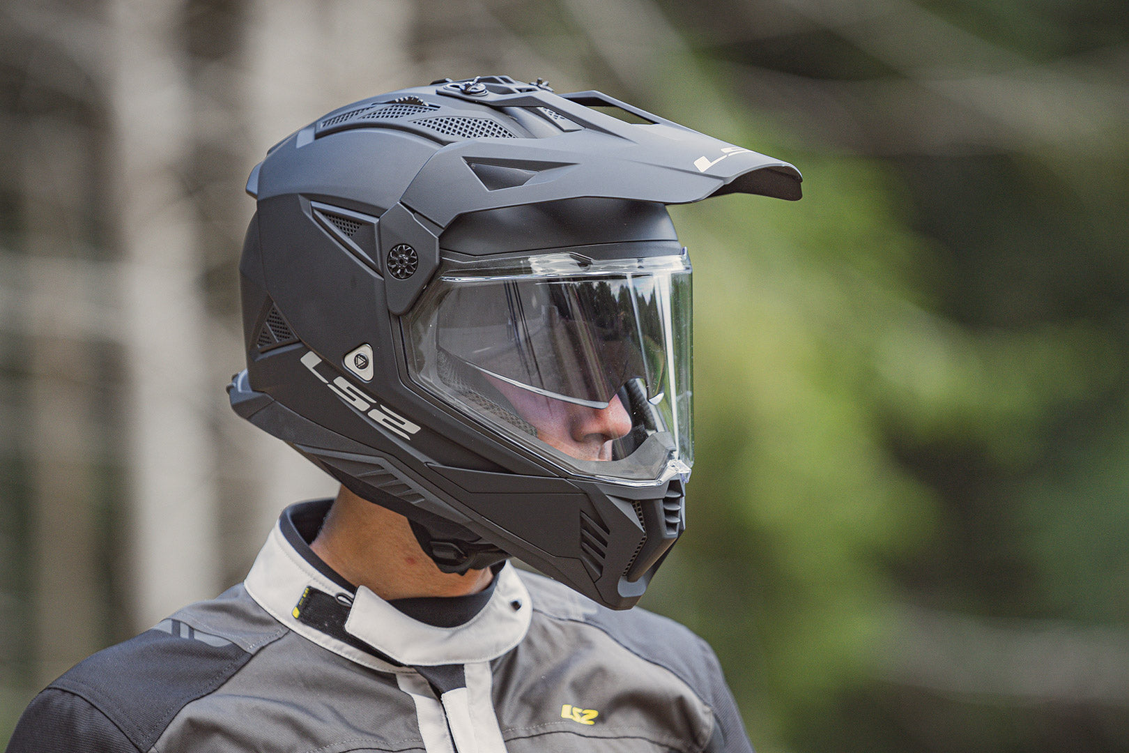 LS2 MX702 PIONEER II ADVENTURE HELMET