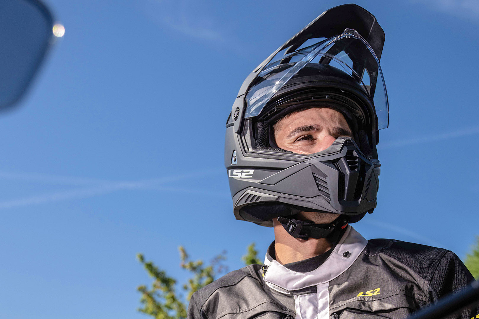 LS2 MX702 PIONEER II ADVENTURE HELMET