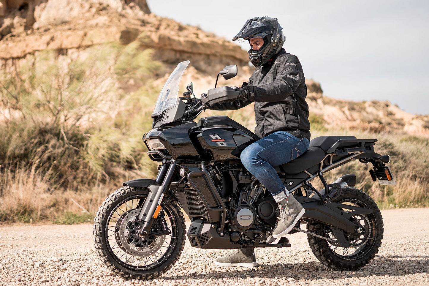 LS2 MX701 EXPLORER CARBON ADVENTURE HELMET