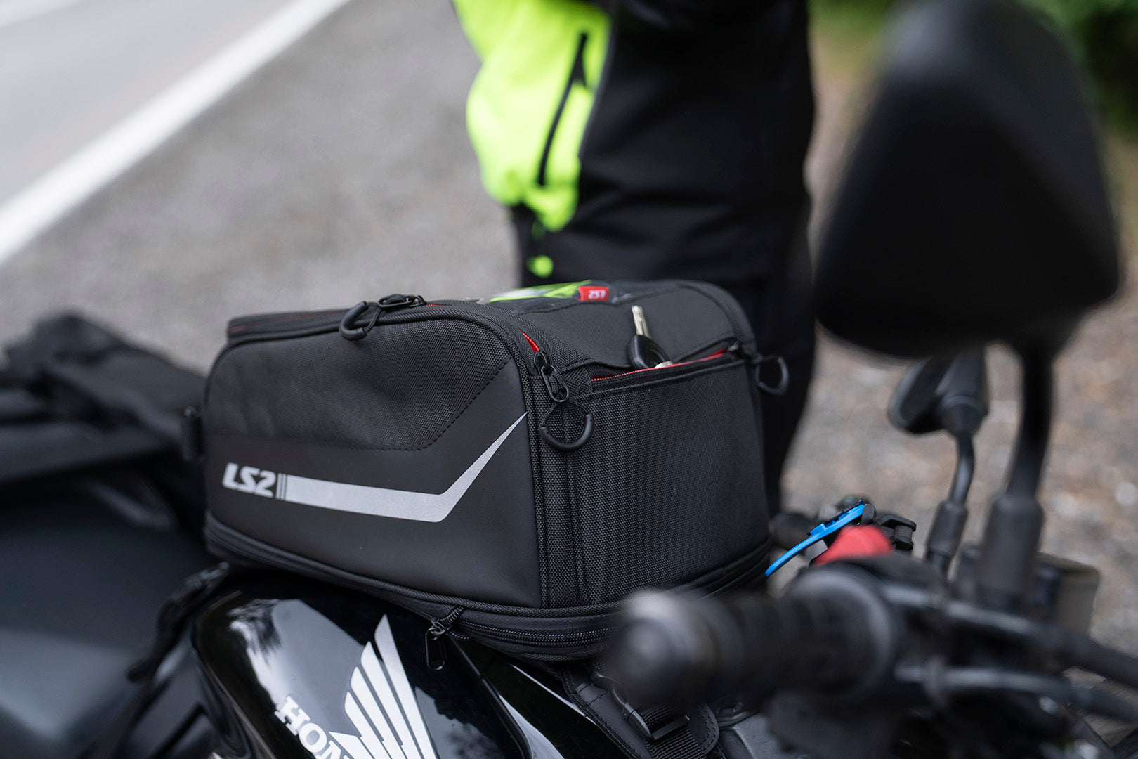 LS2 FREEDOM TANK MOTORCYCLE BAGS